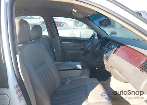 2004 Lincoln Town Car Signature из США, поврежденный, VIN 1LNHM81W14Y612400